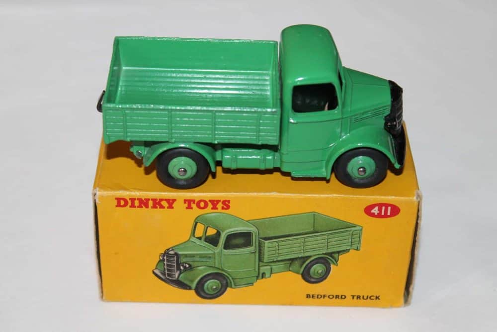 Dinky Toys 411 Bedford Truck-side