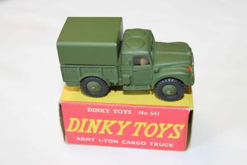 Dinky Toys 641 Army 1-Ton Cargo Truck Windows-side