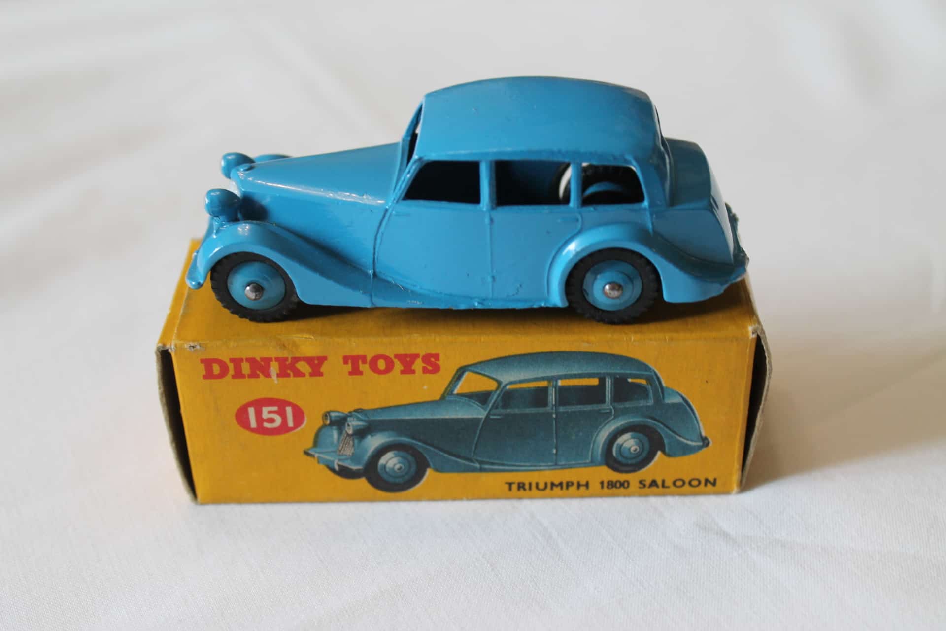 Dinky Toys 151 Triumph 1800 - Diecast