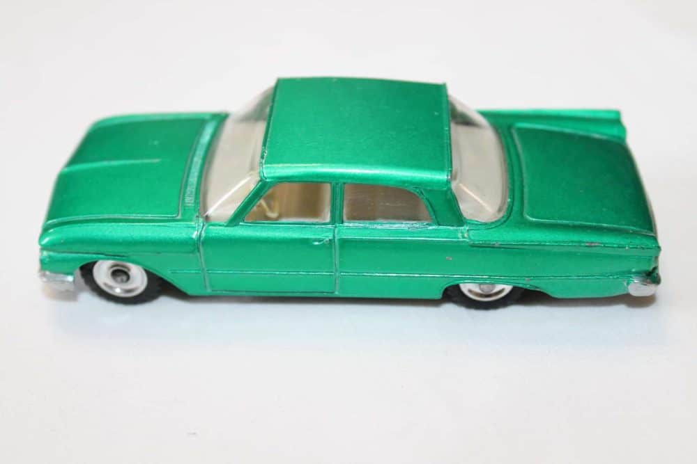 Dinky Toys 148 Ford Fairlane. Emerald Green