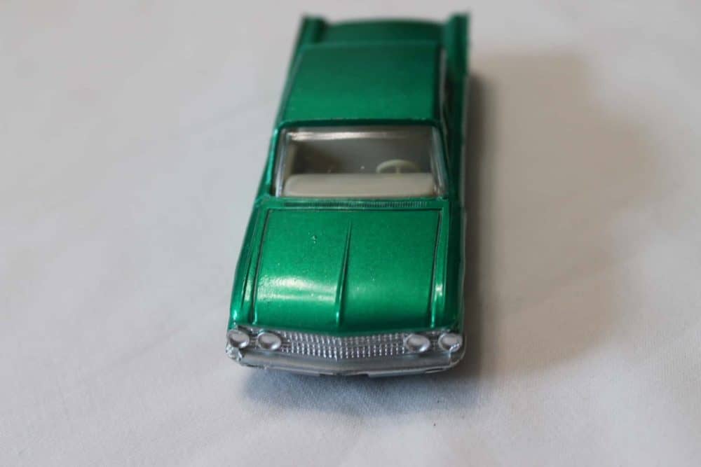 Dinky Toys 148 Ford Fairlane. Emerald Green-front