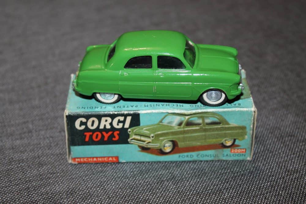 ford-consul-mechanical-green-corgi-tots-200m-side
