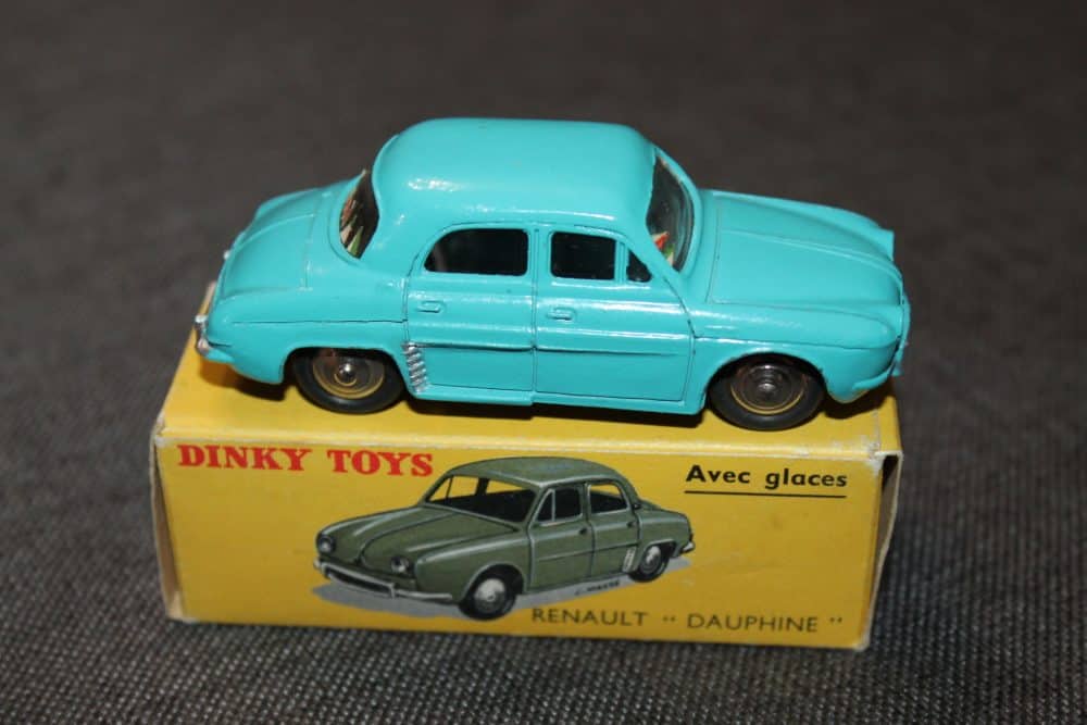 renault-dauphine-blue-windows-french-dinky-524-side