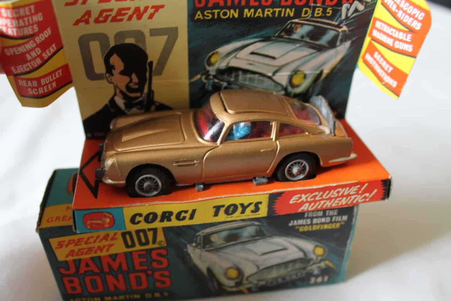 A Corgi Toys diecast 261 James Bond Aston Martin DB5, with bandit