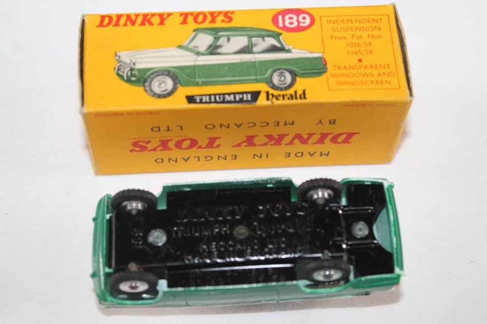 Dinky Toys 189 Triumph Herald-base