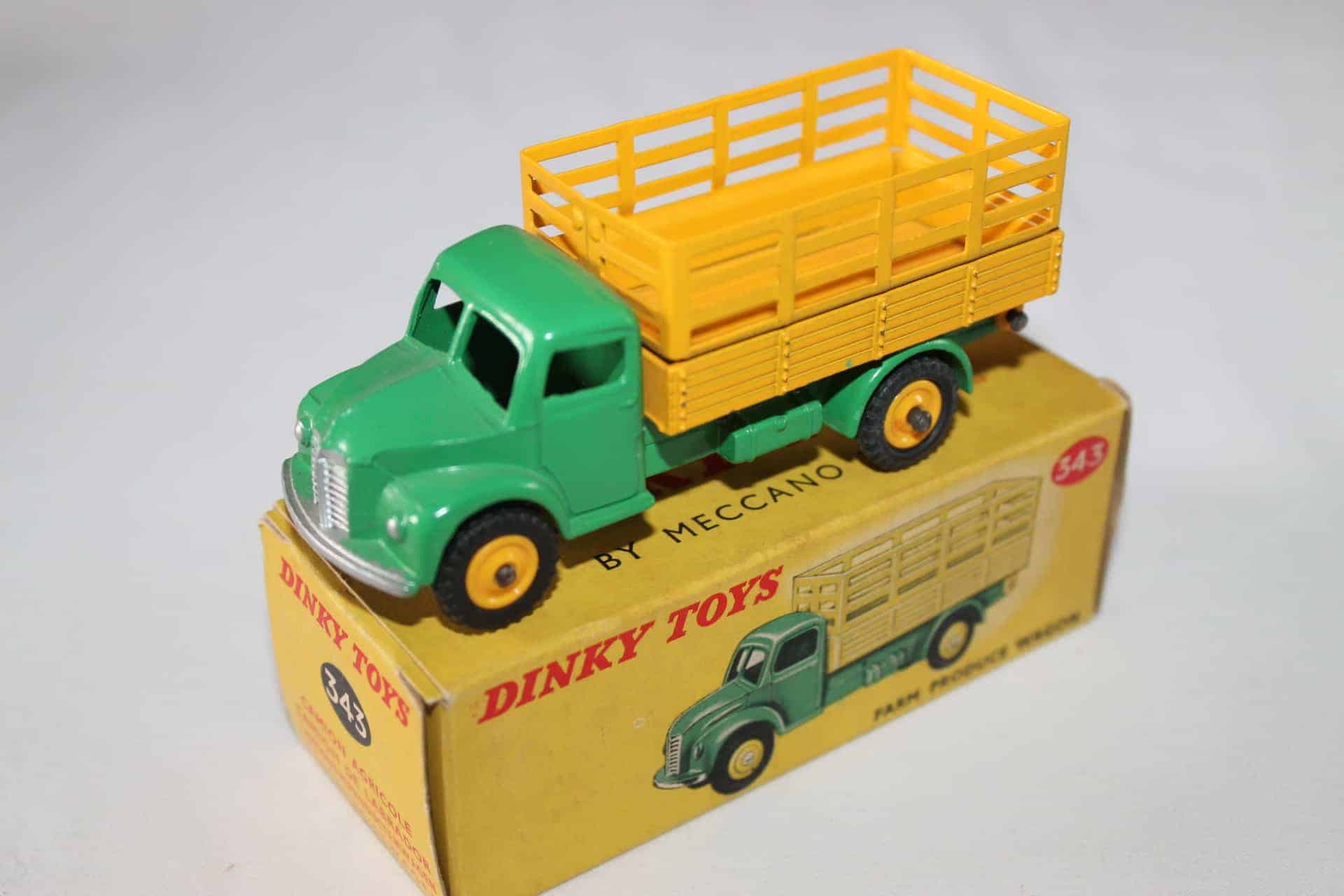 Camion Dinky Toys GB N°30N – Dodge Farm Produce Wagon, échelle 1/50, Zamak (occasion)