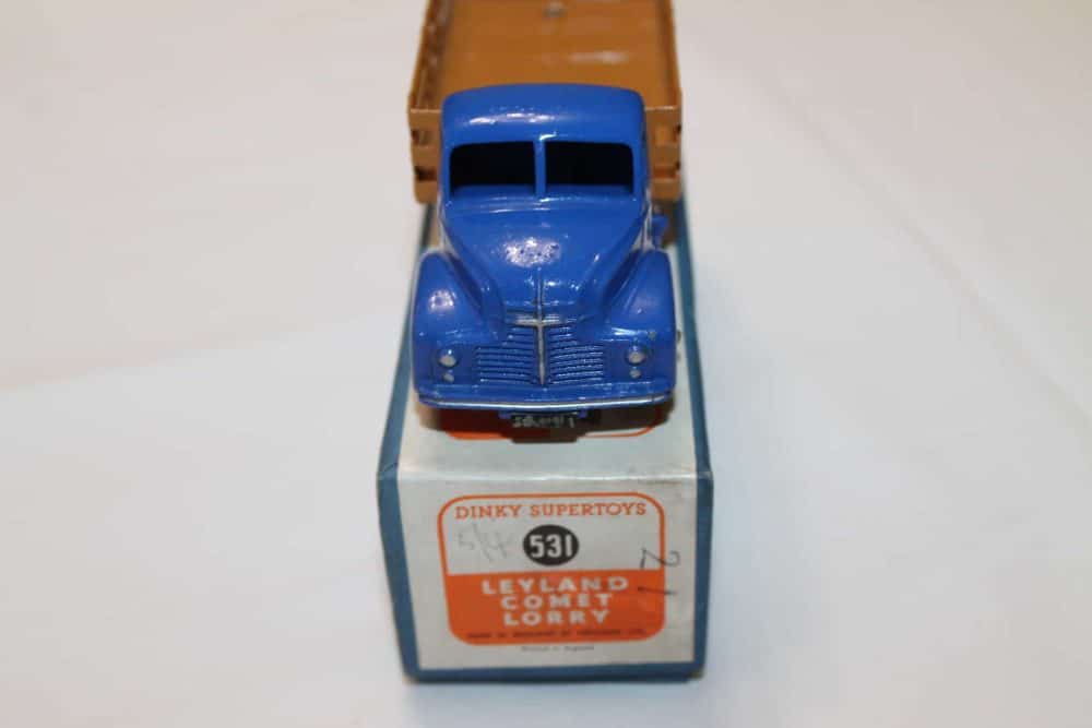 Dinky Toys 531 Leyland Comet Stake Lorry-front
