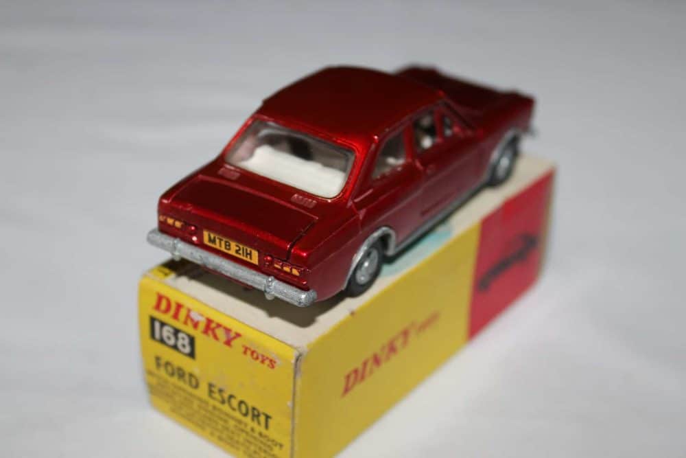 Dinky Toys 268 Ford Escort-side