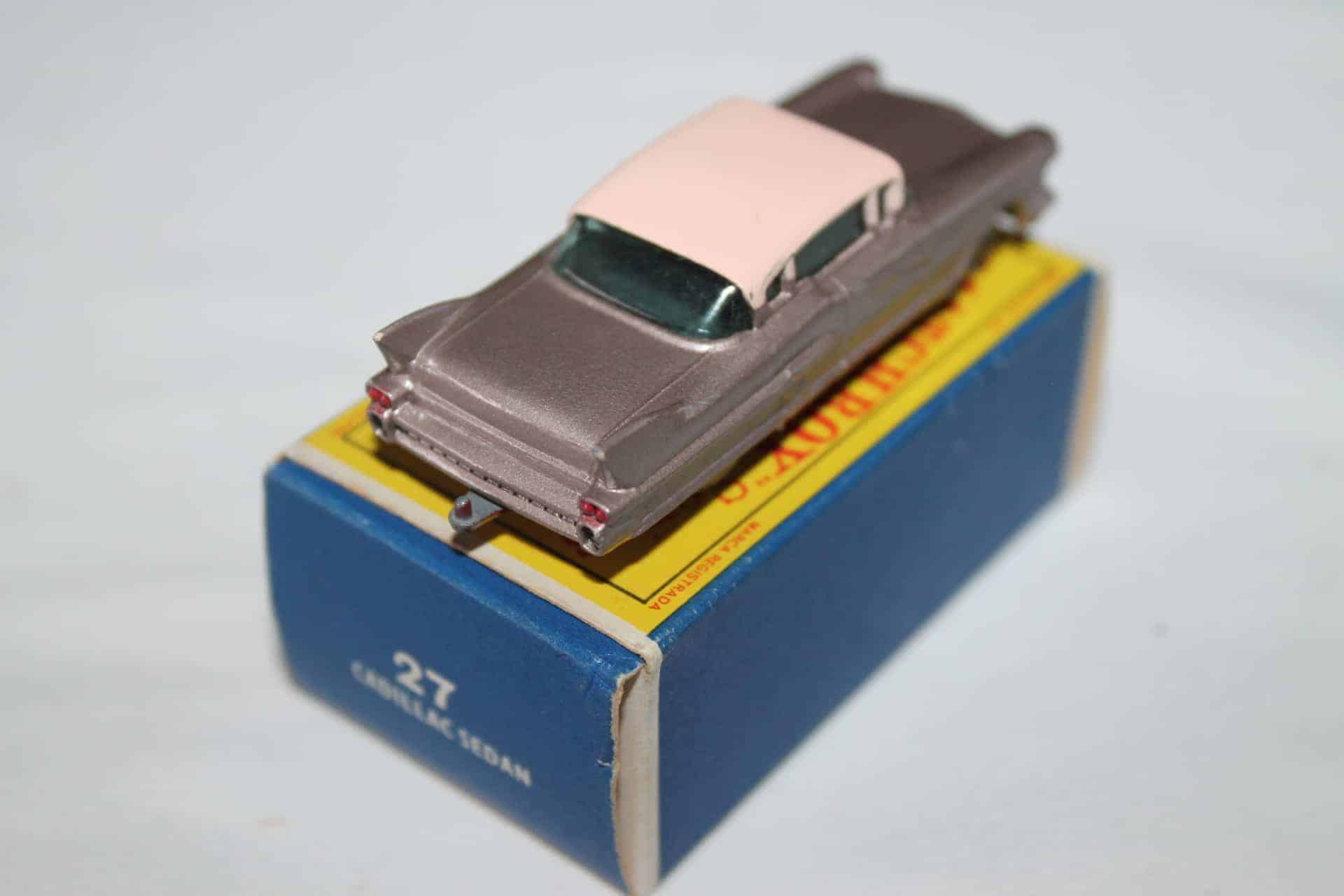 Matchbox Lesney - Cadillac Sixty Special N°27 - Capote Rose - Fabriquée En Angleterre