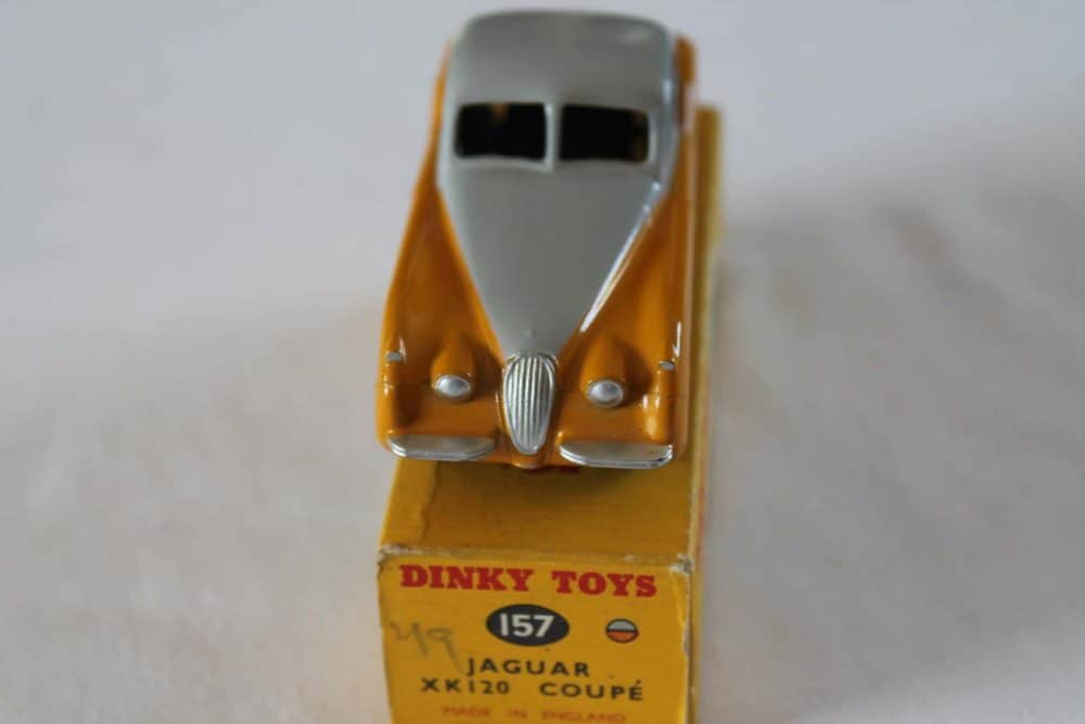 Dinky Toys 157 Jaguar XK 120-front