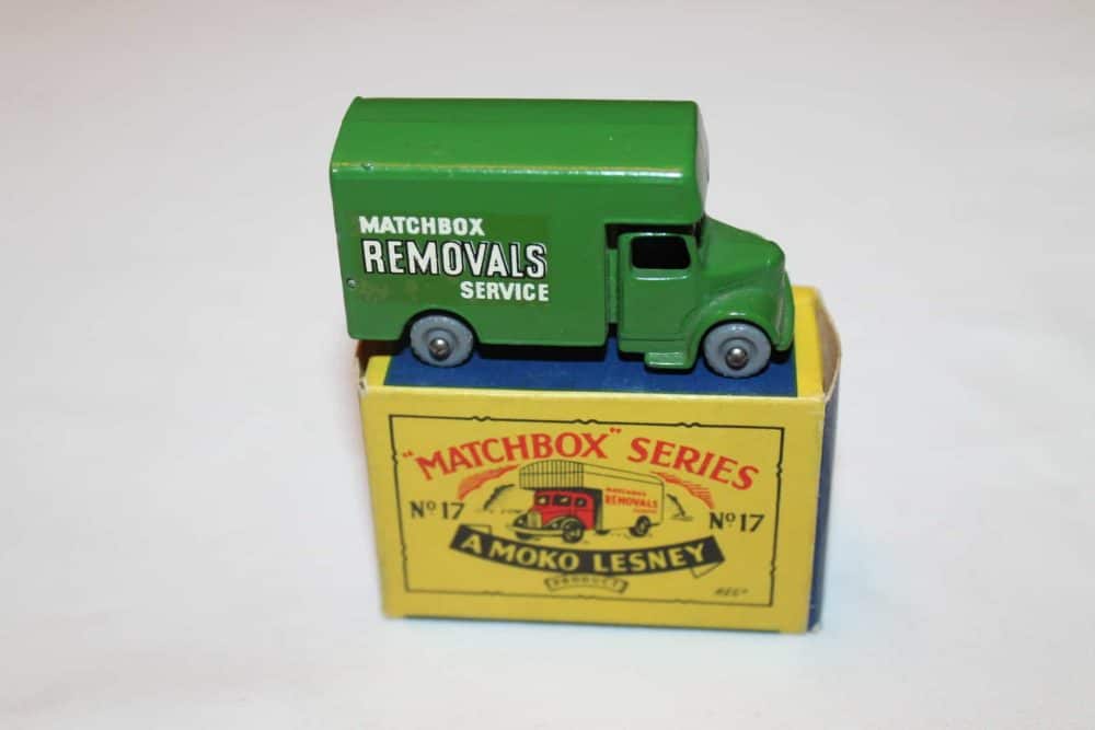removals-van-dark-green-no-silver-radiator-matchbox-17b-side