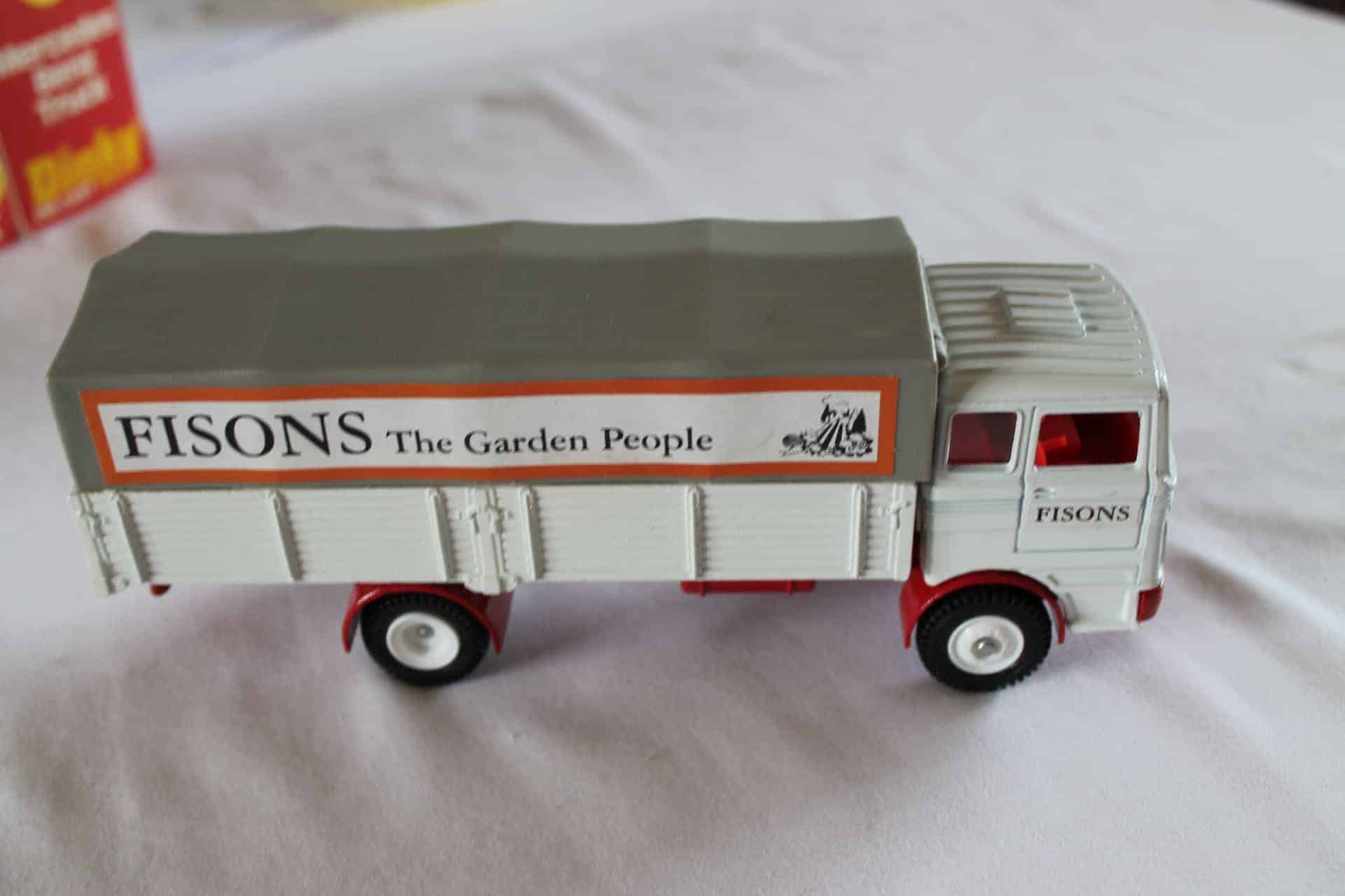 Camion Mercedes-Benz Dinky 940 (64395