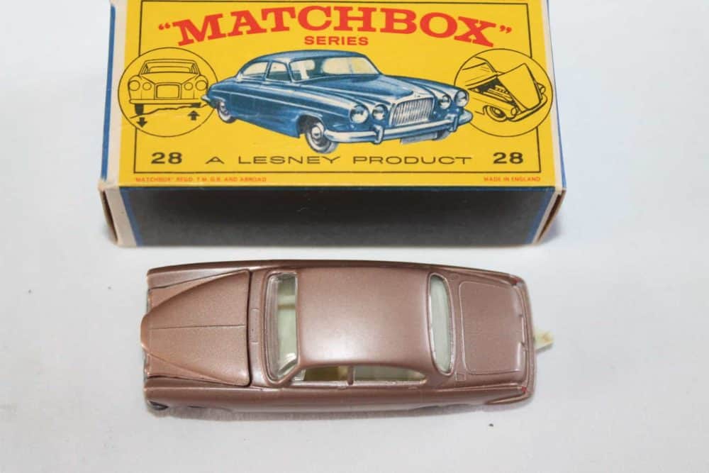 Matchbox Toys 28C Jaguar Mark X-top