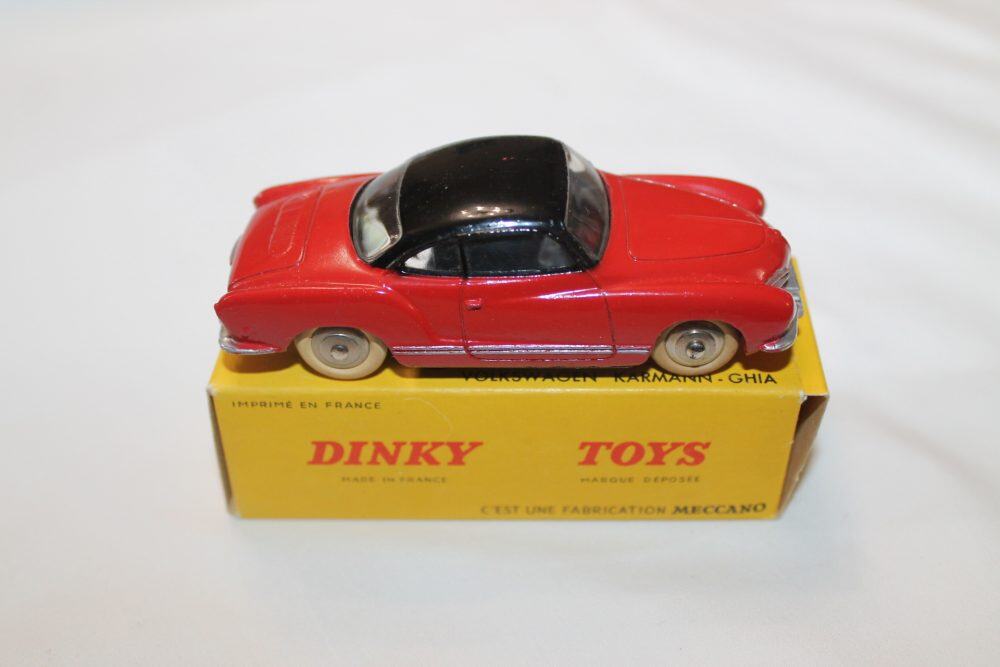 volkswagen karmann ghia french dinky toys 24m side