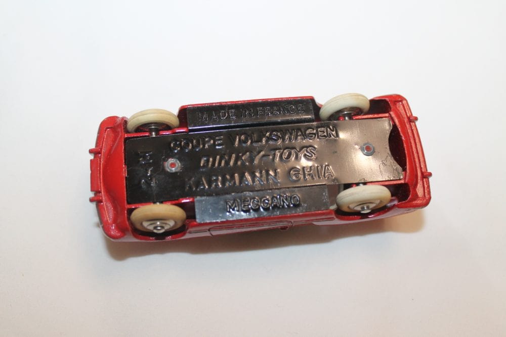 volkswagen karmann ghia french dinky toys 24m base