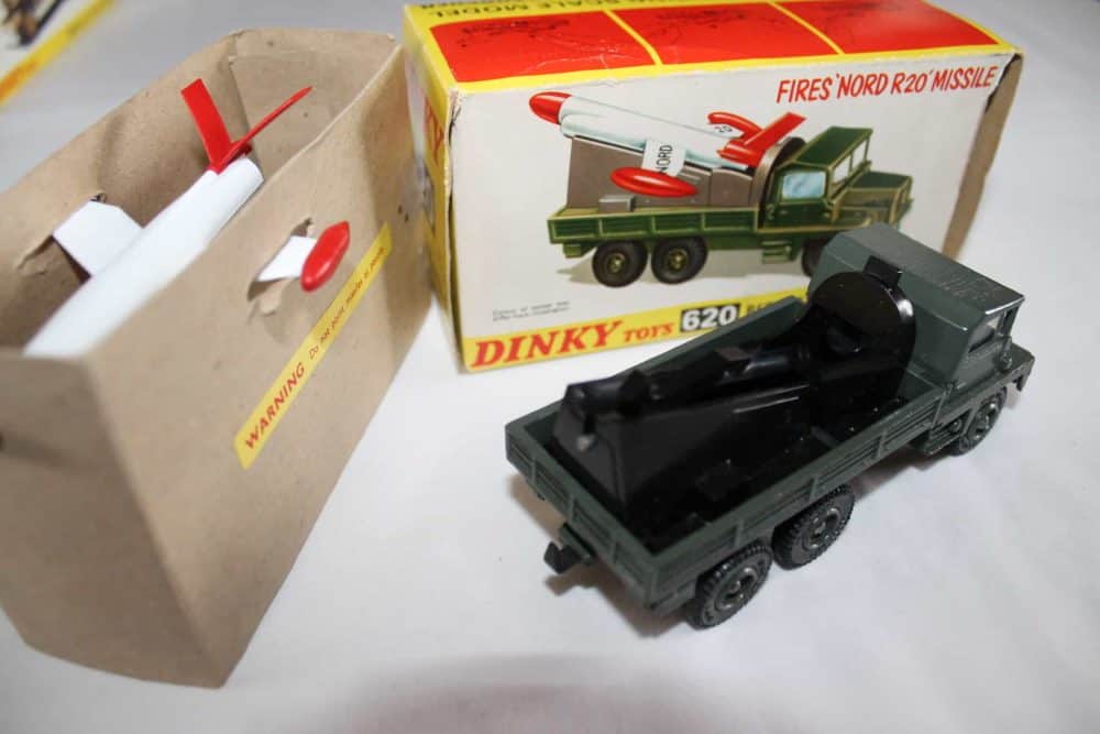 Dinky Toys 620 Berliet Missile Launcher-right
