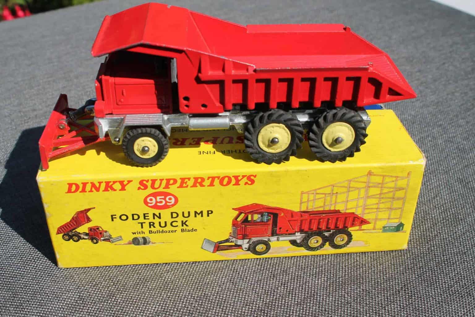 Dinky Toys 959 Foden Dump Truck - Diecast