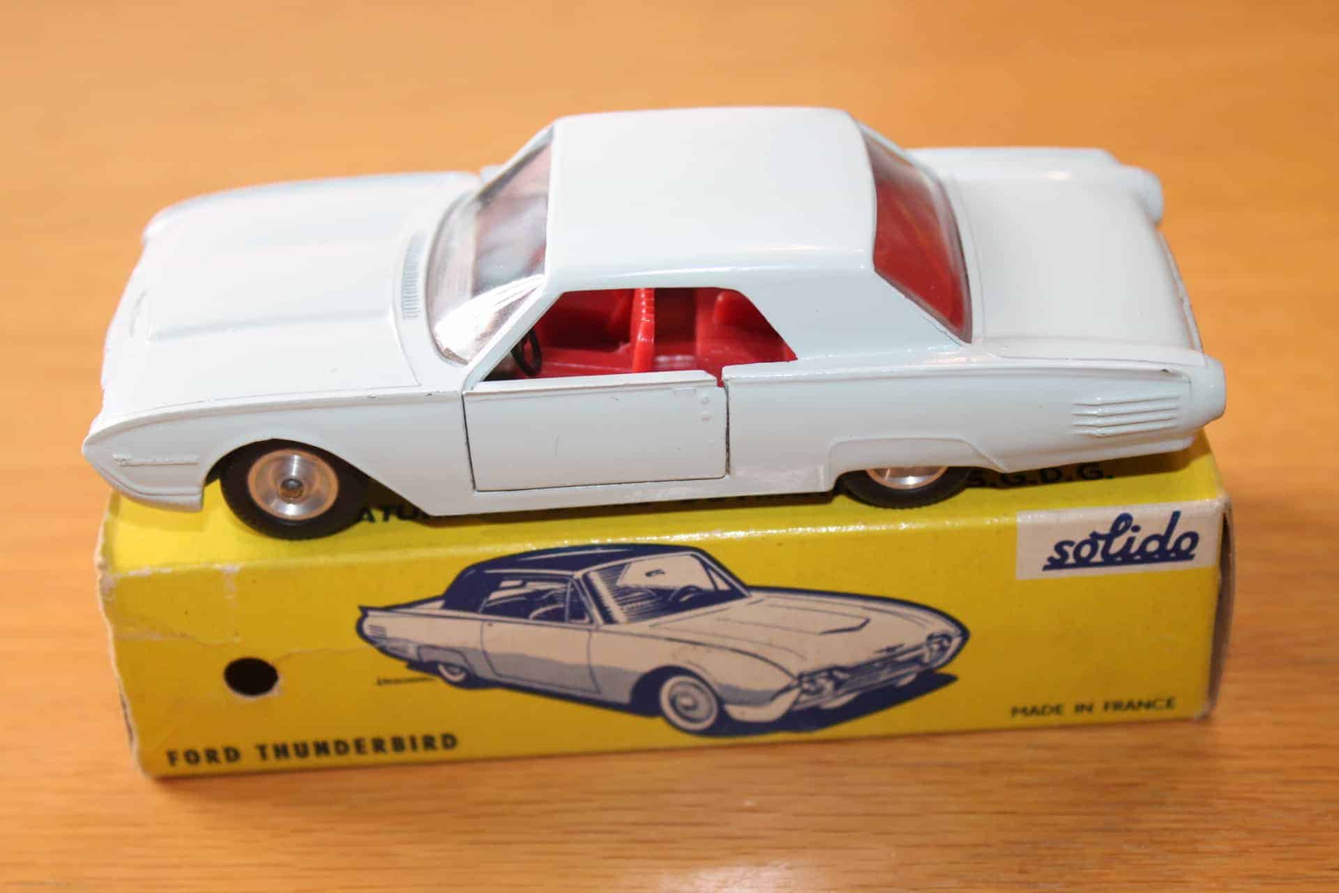 Solido Toys 128 Ford Thunderbird - Diecast
