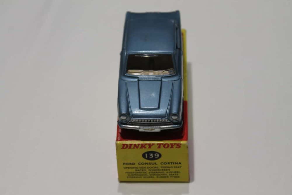 Dinky Toys 139 Ford Cortina-front