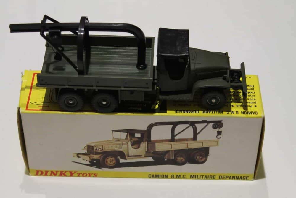 French Dinky Toys 808 Military Recovery Lorry-side