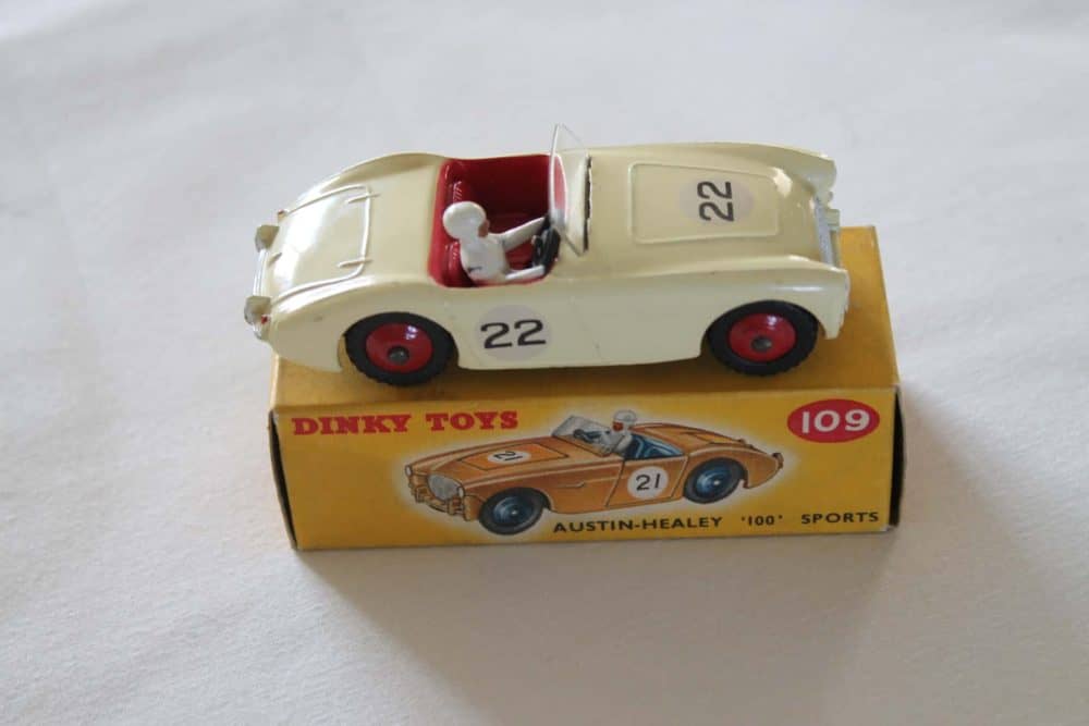 Dinky Toys 109 Austin Healey Competition-side