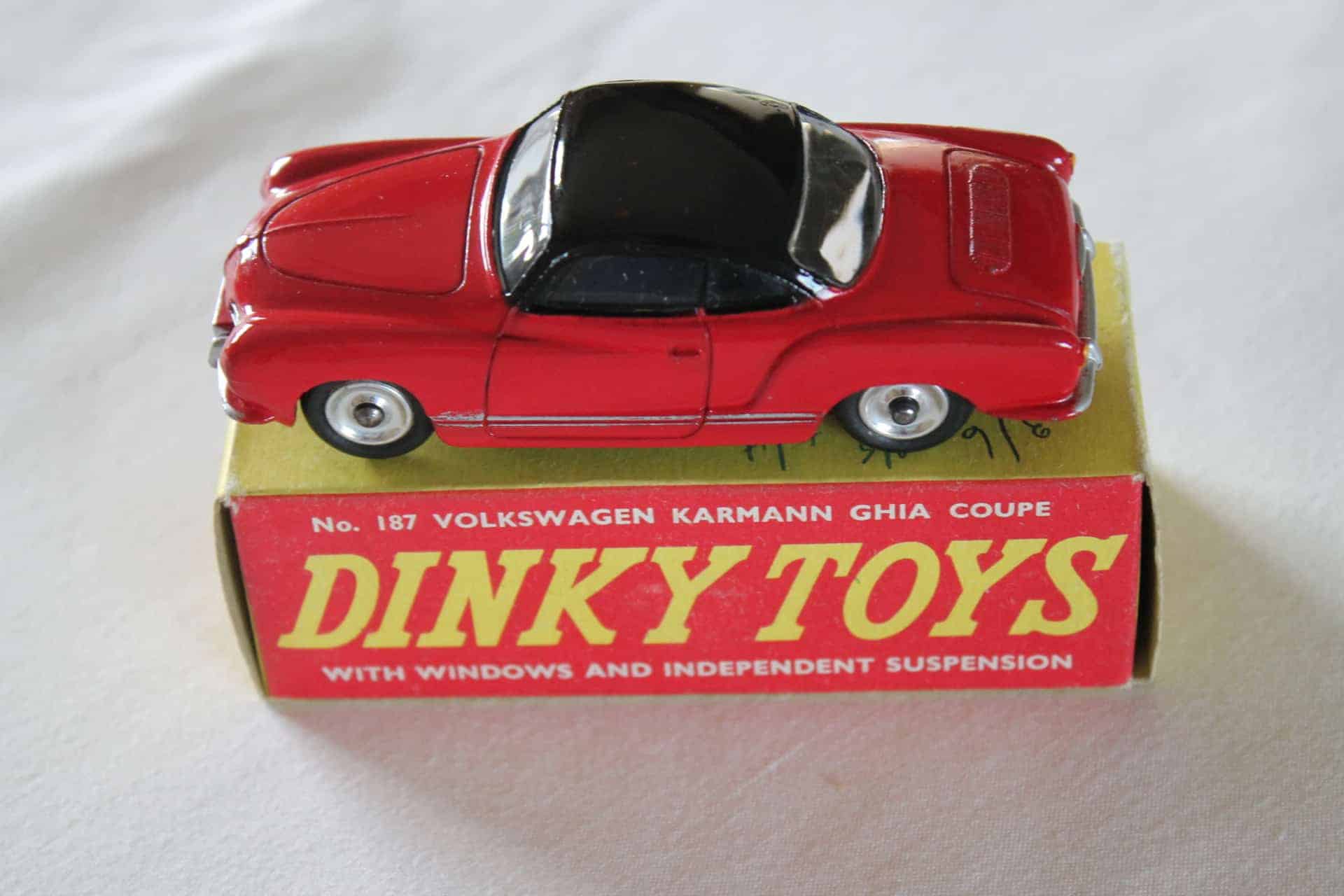 Dinky Toys 1:43 - 2 - Coche a escala - Volkswagen Karmann Ghia & Alfa