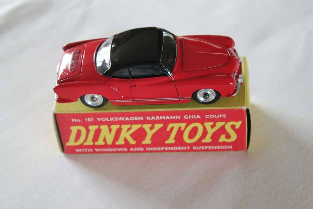 Dinky Toys 187 Volkswagen Kharmann Ghia Coupe-side