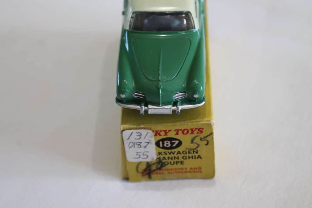 Dinky Toys 187 Volkswagen Kharmann Ghia Coupe-front