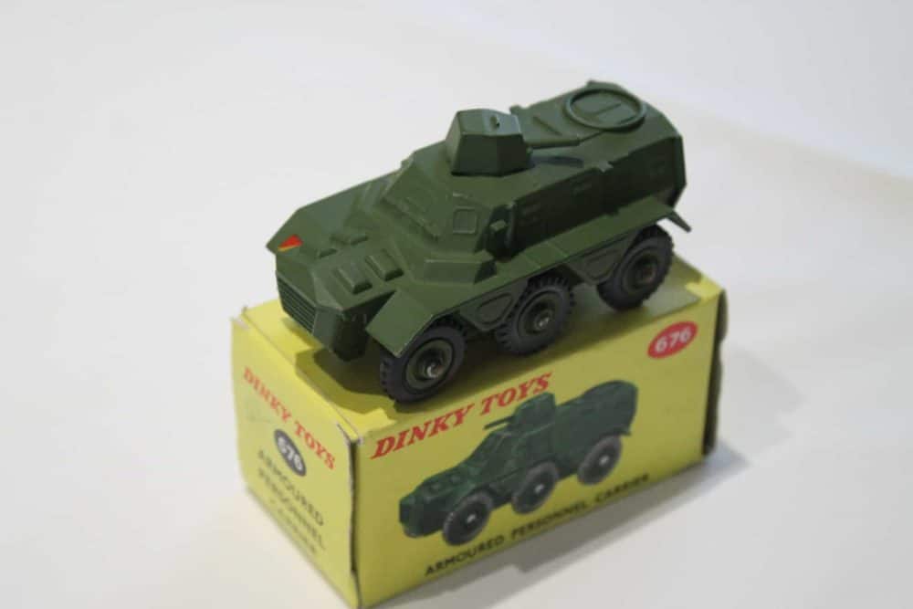 Dinky Toys 676 Armoured Personnel Carrier
