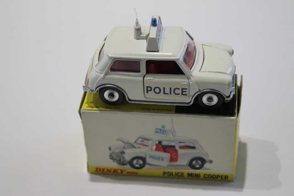 Dinky Toys 250 Police Mini Cooper-side