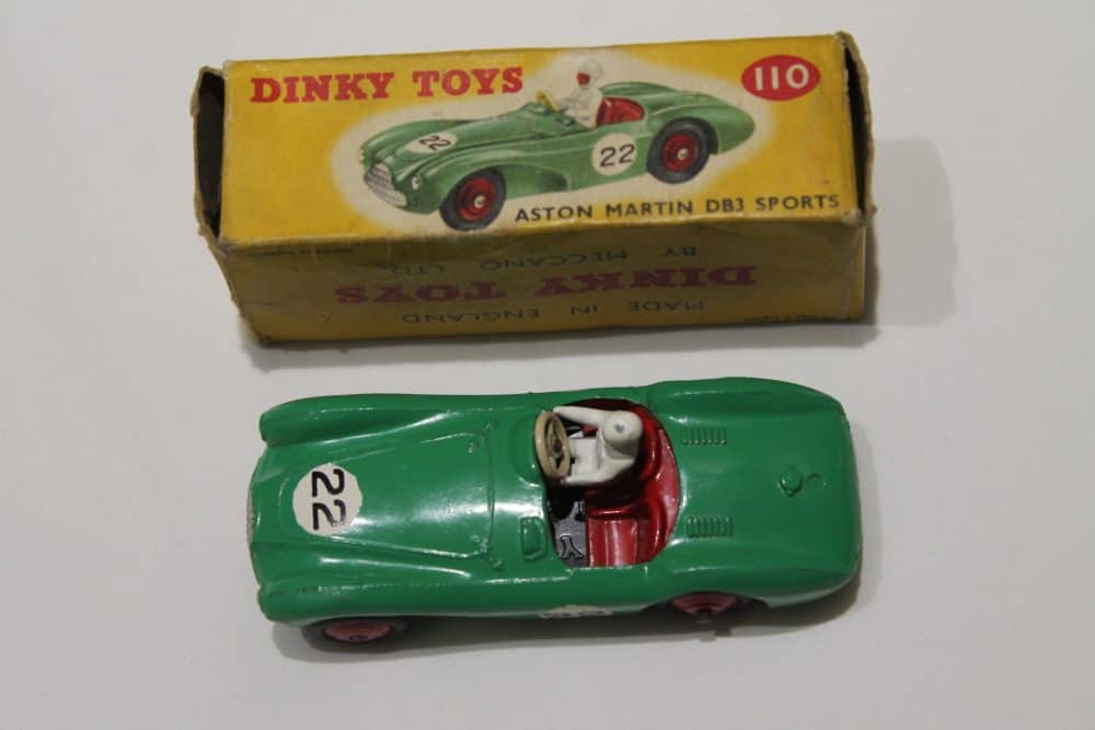 aston-martin.sports-110-dinky-toys-green-top