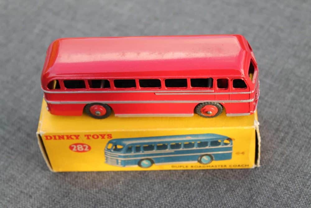 duple-roadmaster-coach-red-dinky-toys-282-side