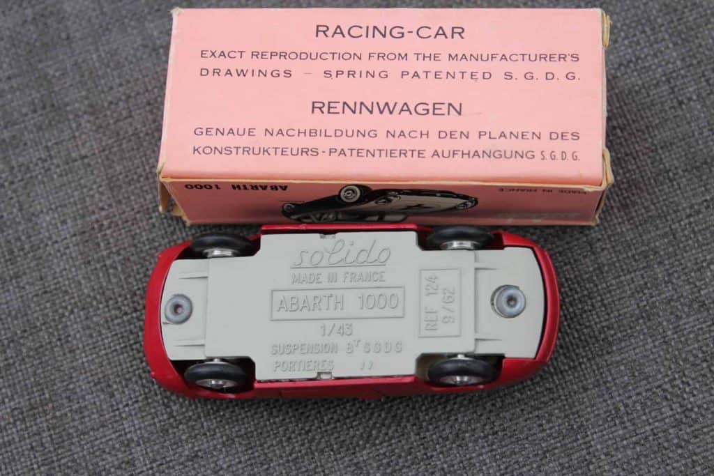 Ancien Solido FRANCE 124 série 100 auto course Abarth 1000 NEUF boîte