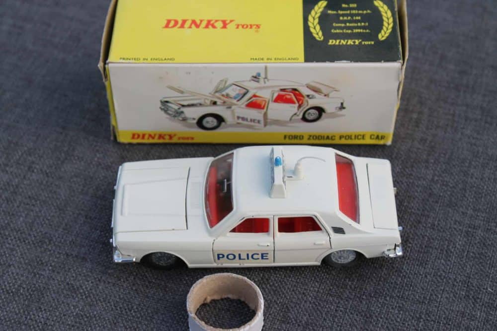 ford-zodiac-police-car-dinky-toys-255