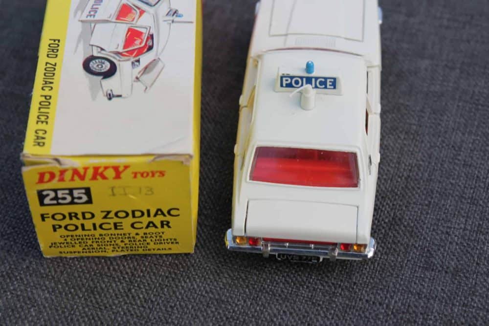 ford-zodiac-police-car-dinky-toys-255-back