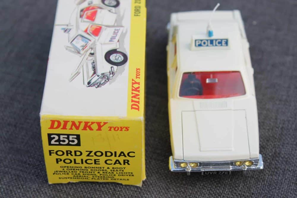 ford-zodiac-police-car-dinky-toys-255-front