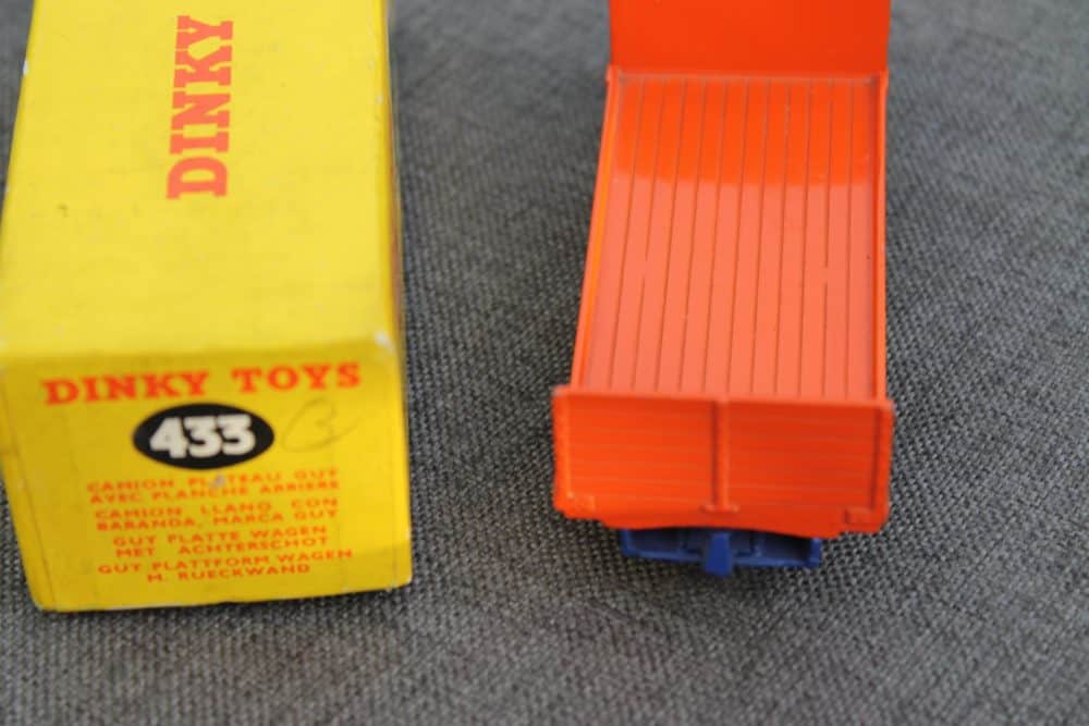 guy-tailboard-lorry-dinky-toys-513-vilolet-blue-and-orange-back