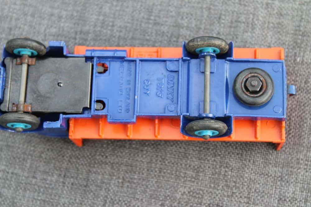 guy-tailboard-lorry-dinky-toys-513-vilolet-blue-and-orange-base