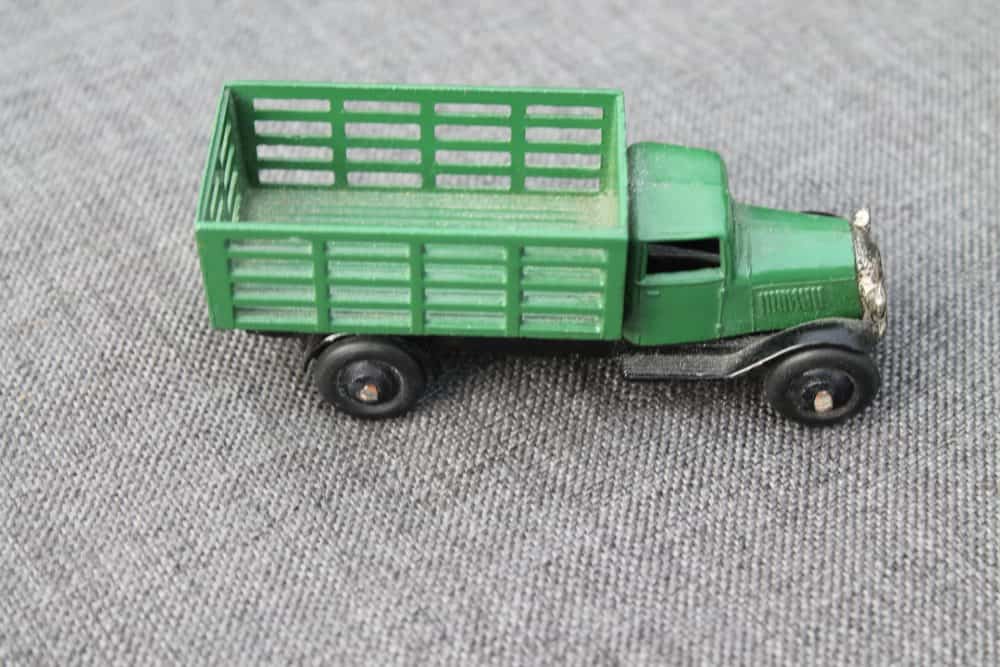 market-gardeners-lorry-25f-dinky-toys-type-3-darkgreen-black-black -ridge-wheels-side