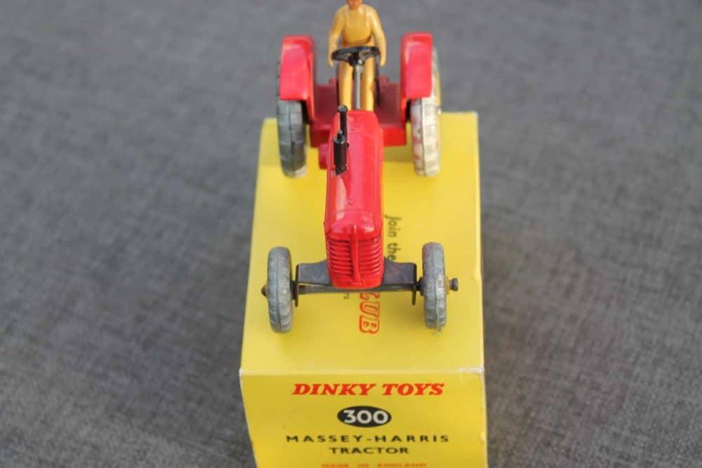 massey-harris-tractor-red-and-yellow-metal-wheels-dinky-toys-300-front
