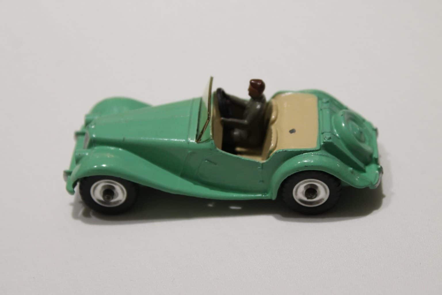 Dinky Toys 102 MG Midget - Diecast