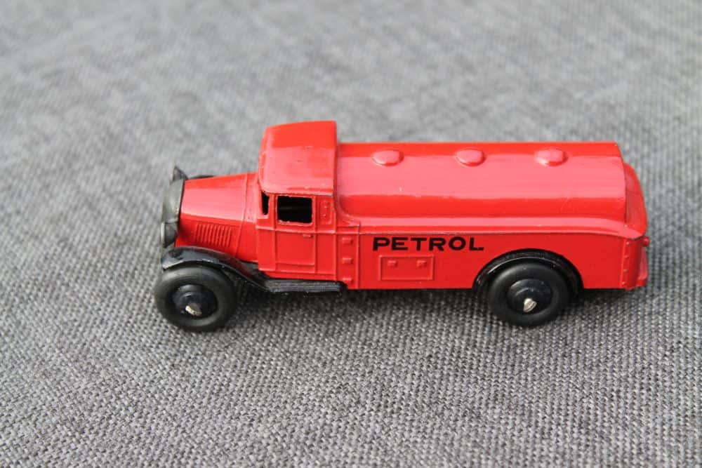 petrol-tanker-025d-dinky-toys-type-3-red-black-wheels-petrol-to-sides