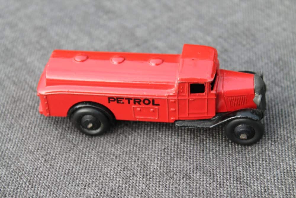 petrol-tanker-025d-dinky-toys-type-3-red-black-wheels-petrol-to-sides-side