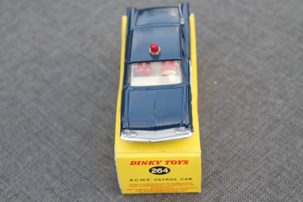 rcmp-patrol-car-dinky-toys-264-ford-fairlane-front