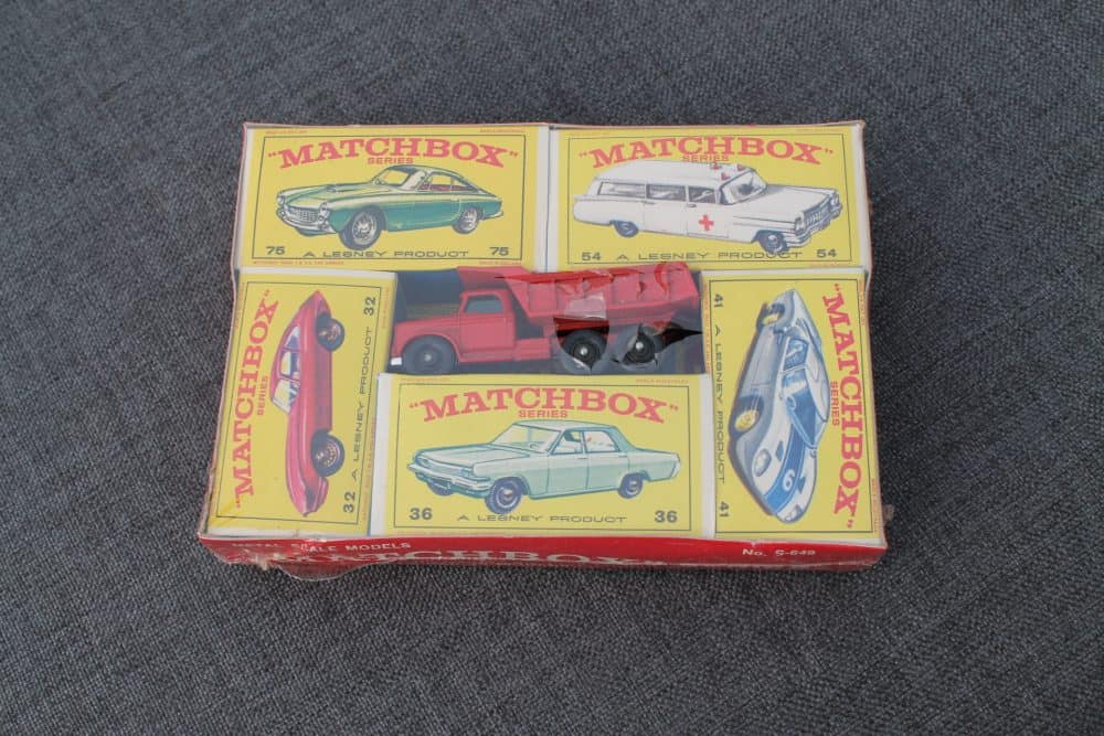 s-649-rare-matchbox-gift-set-six-models-and-1966-catalogue