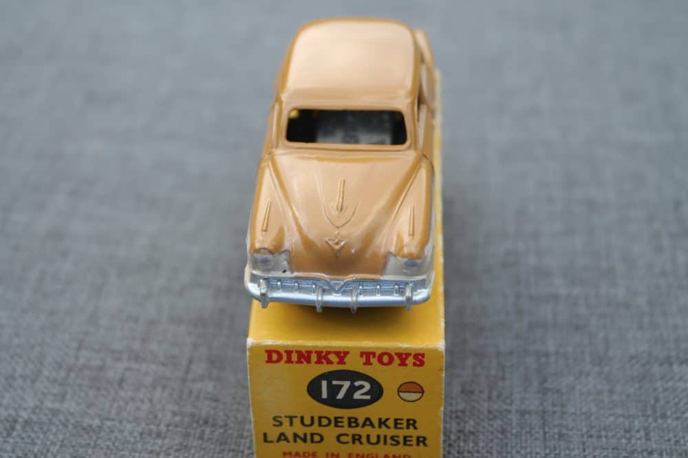 studebaker-land-cruiser-lowline-tan-beige-172-dinky-toys-front