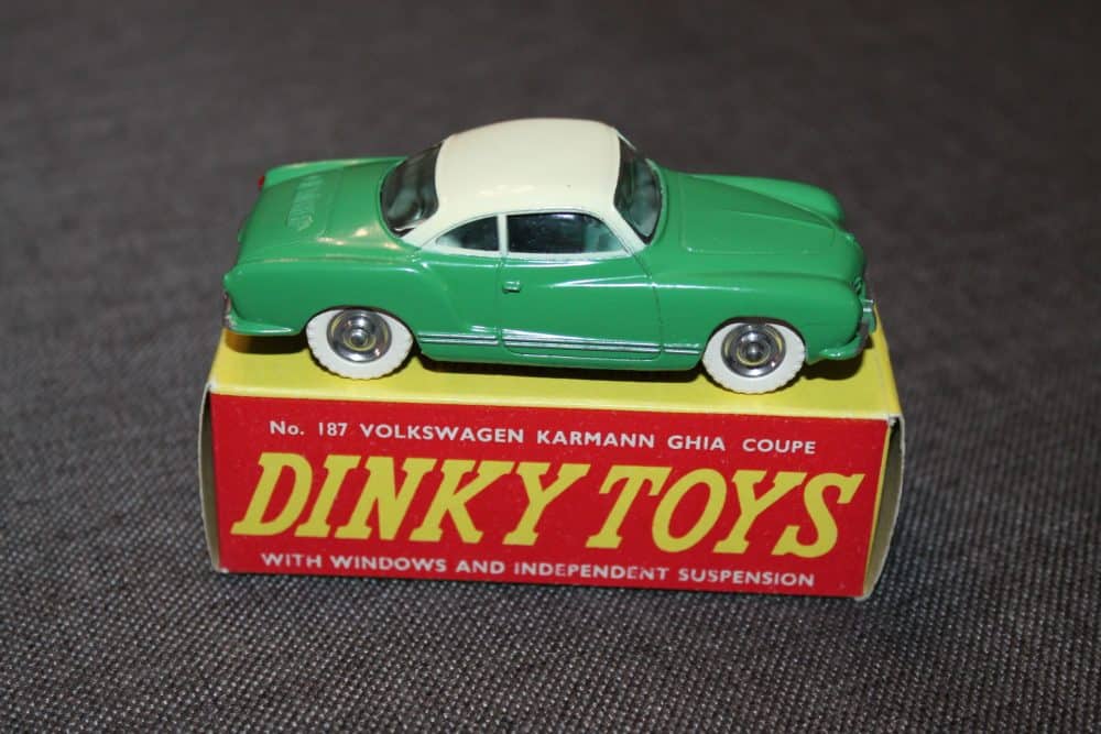 volkswagen-kharmann-ghia-green-non-picture-box-dinky-toys-187-side