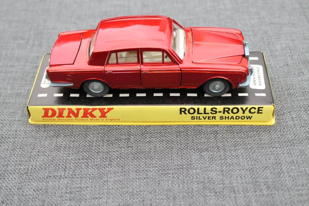 rolls-royce-silver-shadow-dinky-toys-158-metallic-red-side