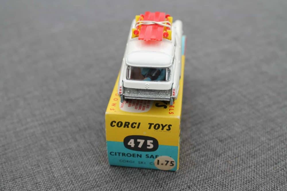 citroen-safari-corgi-ski-club-white-corgi-toys-275-back
