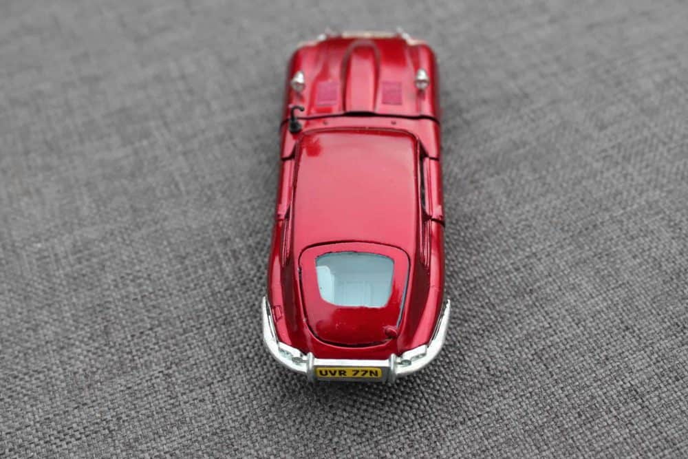 e-type-jaguar-scarce-metallic-red-speed-wheels-dinky-toys-131-back